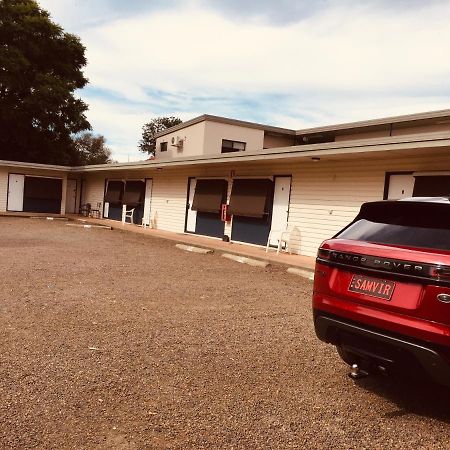 Red Cedar Motel Muswellbrook Exterior foto