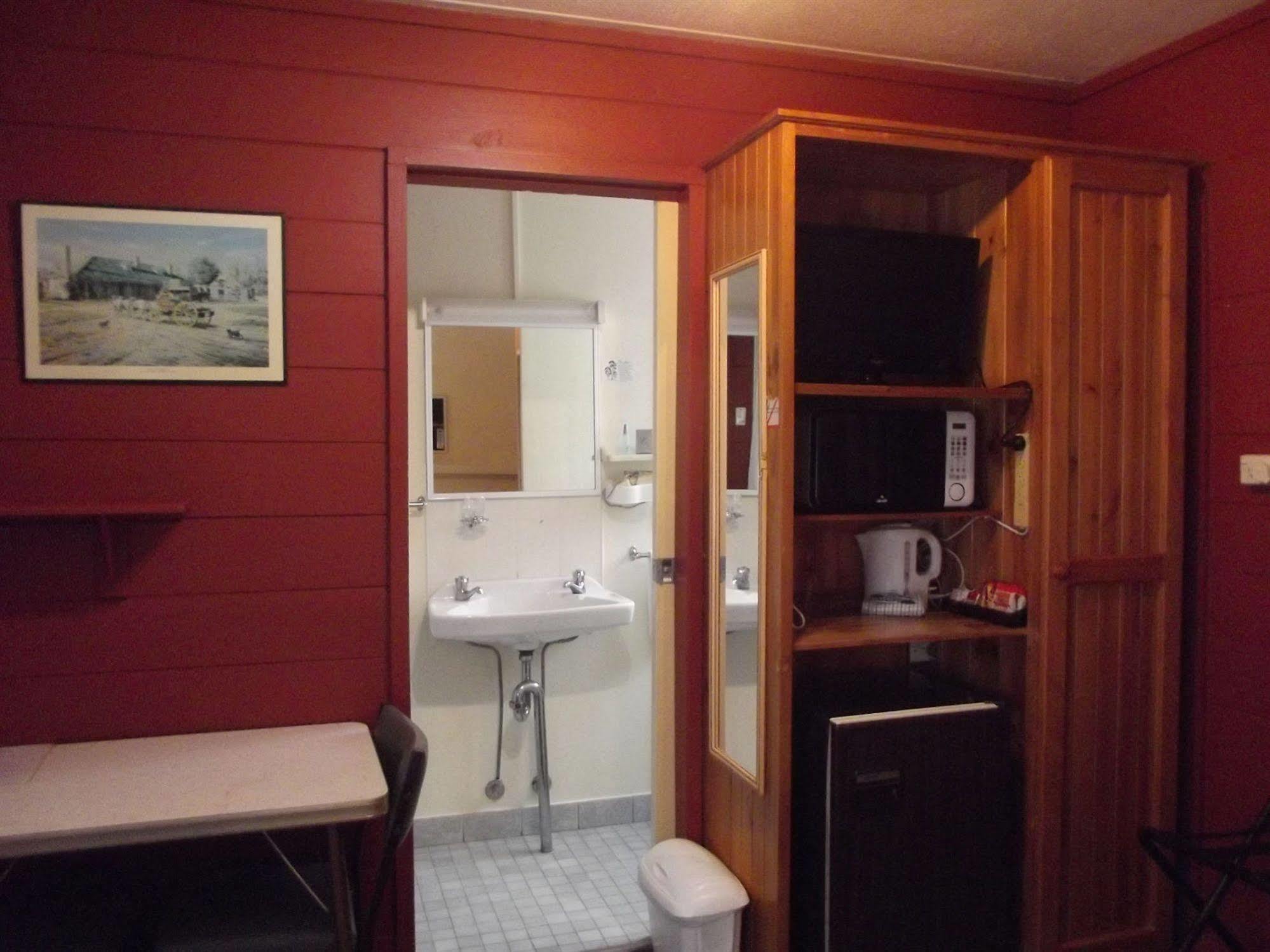 Red Cedar Motel Muswellbrook Exterior foto